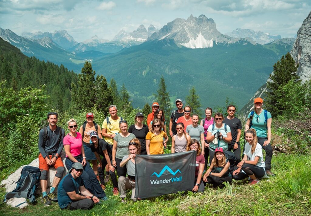 4 Dolomitok Olaszország Sorapiss-tó gyalogtúra csapattal kalandtúra szervezetten