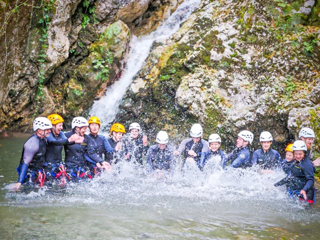 1 Szlovén adranlinfröccs Szlovénia rafting canyoning gyalogtúra szervezetten