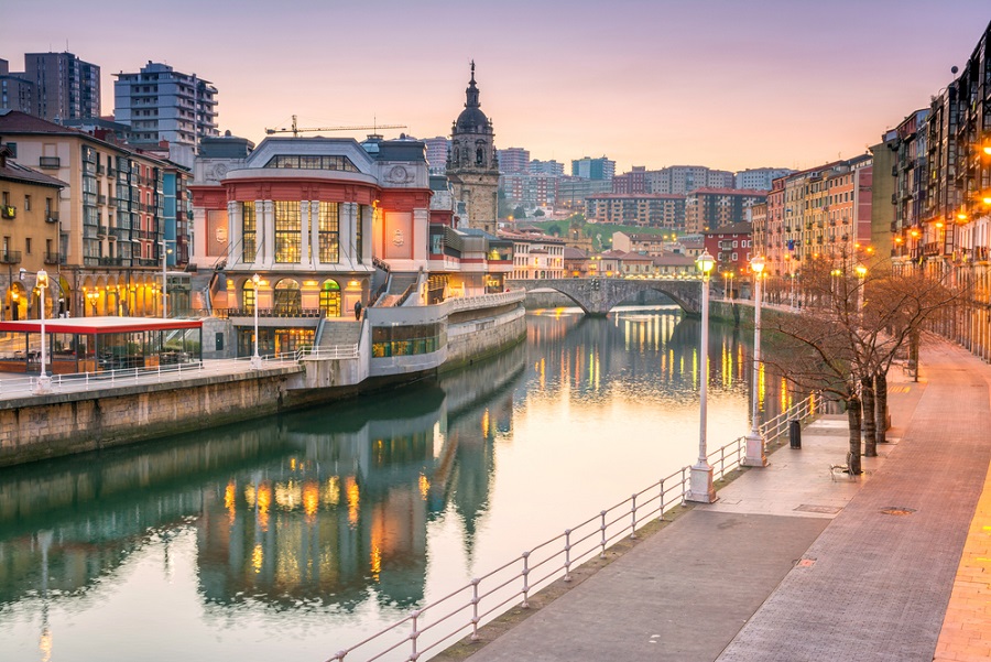 Bilbao városnézés spanyolországi kalandutazáson