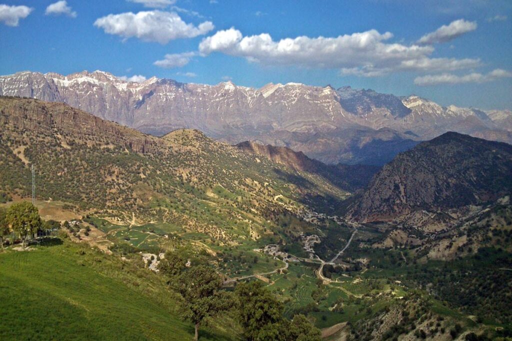Iráni kalandutazás_Zagrosz-hegység_Perzsia_csoport_01