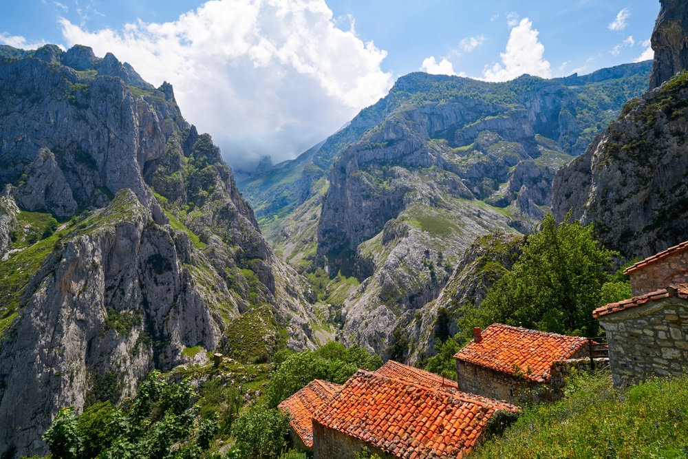 Naranjo de Bulnes túra Asztúria régióban Észak Spanyolországban csoportos utazás kalandtúra
