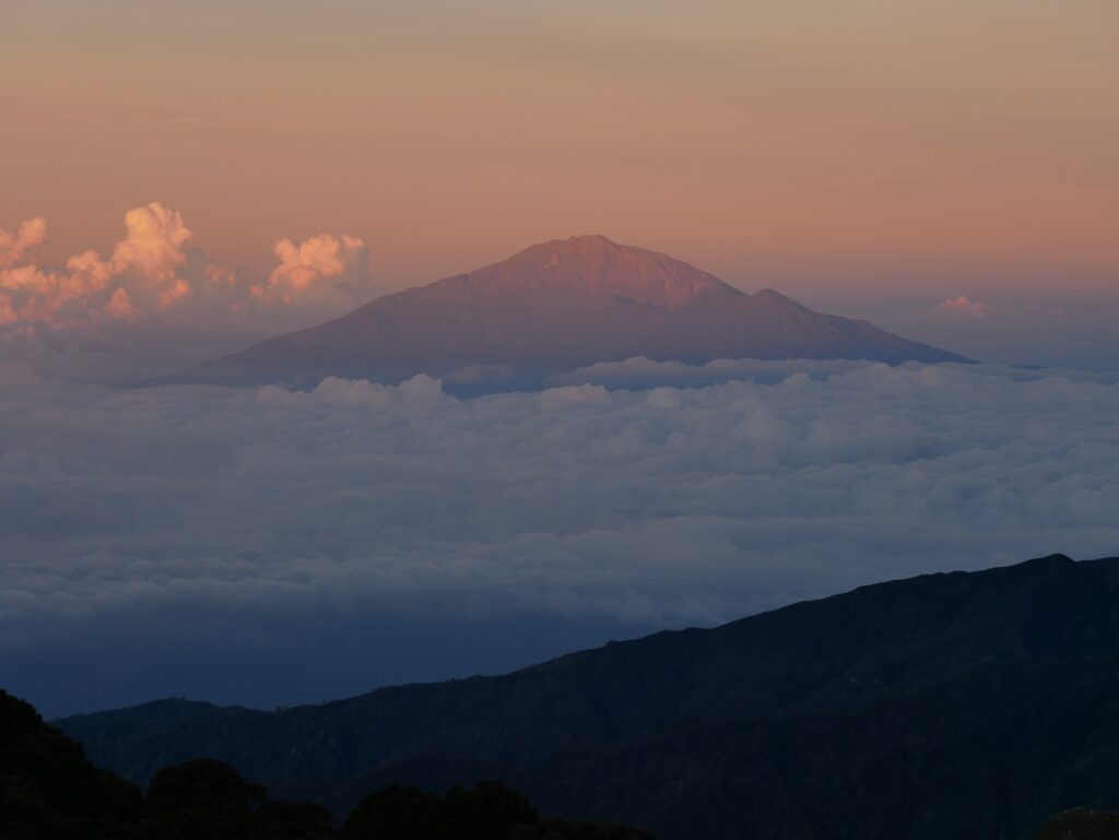 Kilimandzsáró_hegymászás_kalandtúra_0
