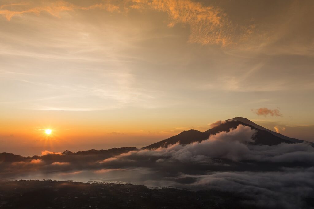 Beautiful,Sunrise,From,The,Top,Of,Mount,Batur,-,Bali,