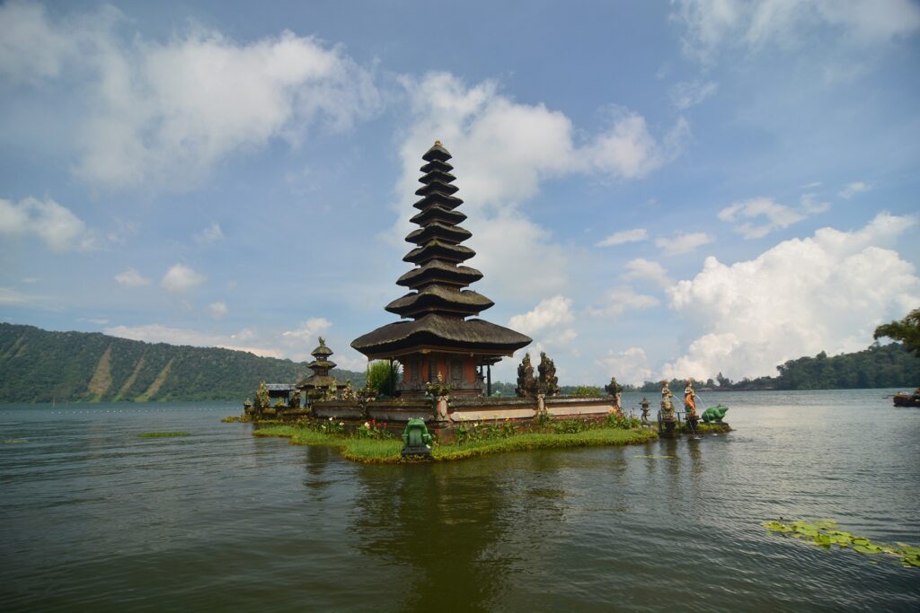 Pura,Ulun,Danau,Beratan,Bedugul,Bali,Indonesia,During,The,Day