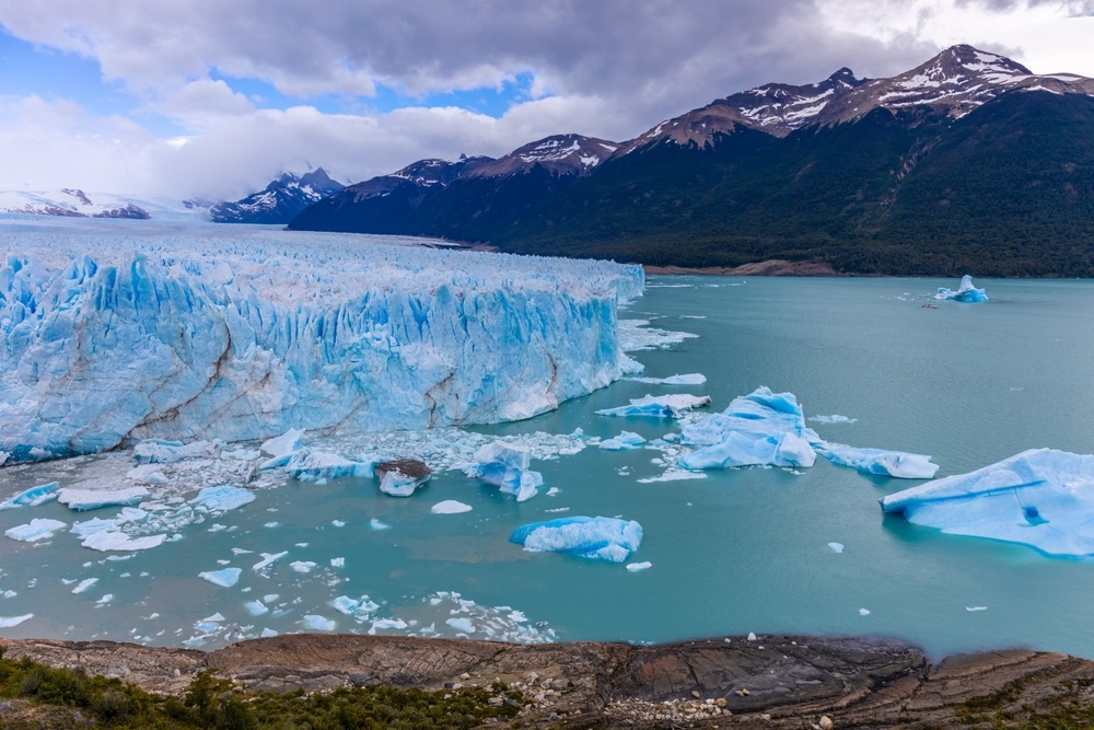 Blu,Ice,Glacier,Perito,Moreno,In,Patagonia,,Argentina.,Huge,Ice