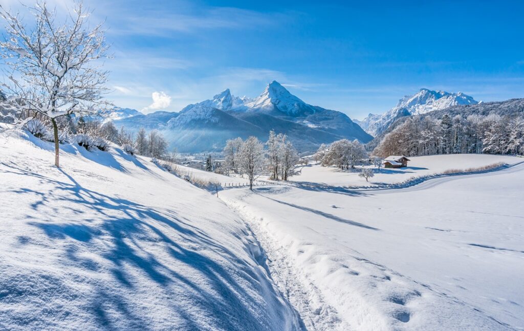 Beautiful,Mountain,Landscape,In,The,Bavarian,Alps,With,A,Snowy