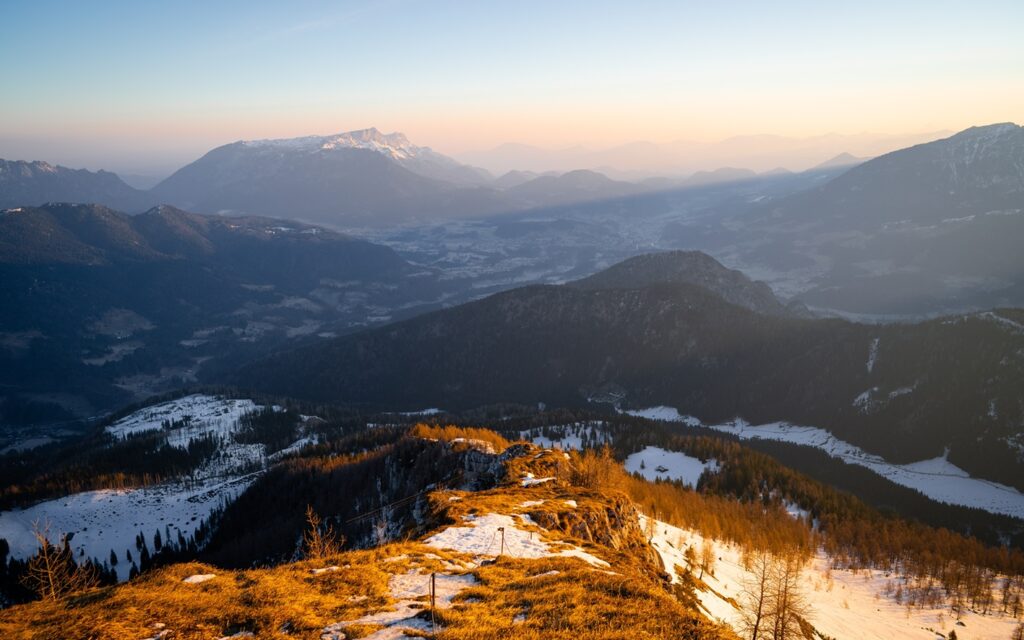 Watzmann,In,Morning,Sun,With,Warzmannhaus,From,Gruenstein.,Berchtesgaden,National