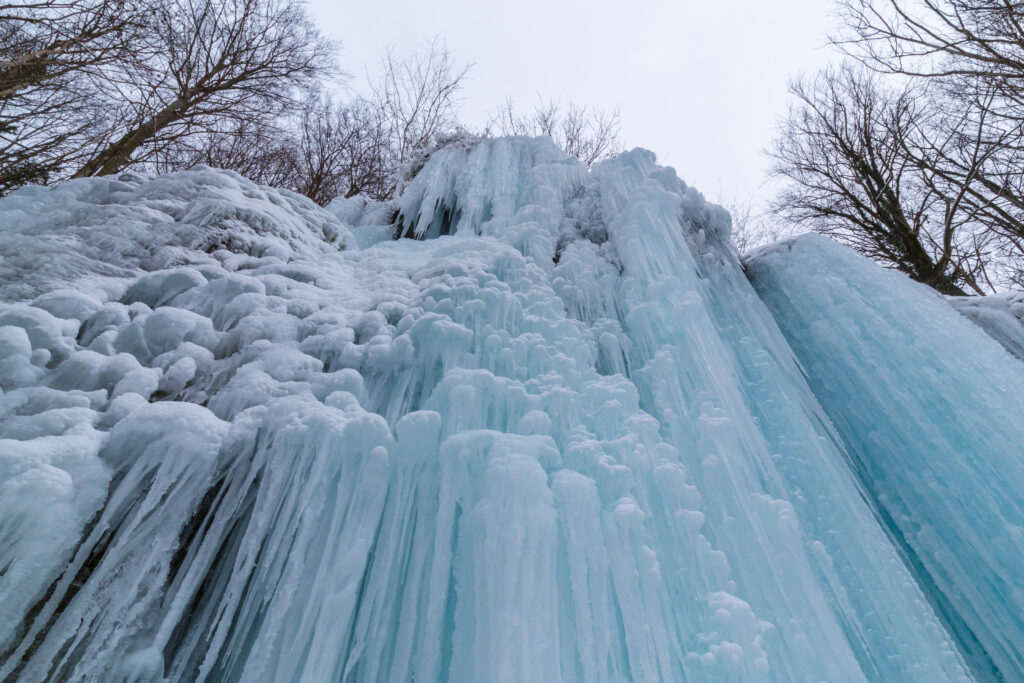 Wild,River,,Beautiful,Frozen,Waterfalls,And,Fresh,Snow,In,A