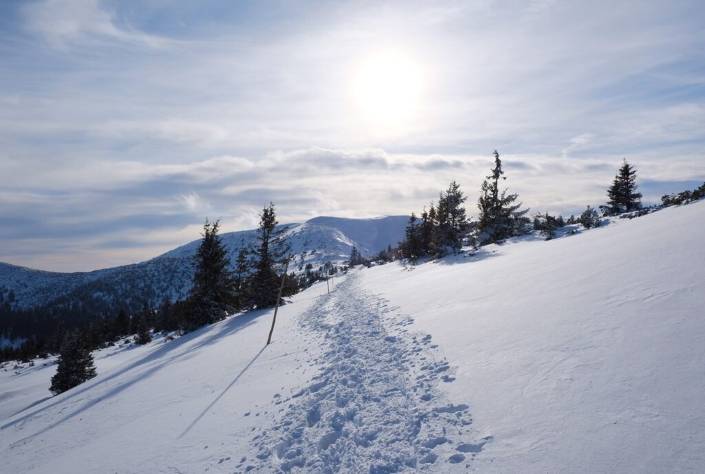 Beautiful,Winter,Mountain,Views,At,Sunset,During,A,Snowshoe,Hike