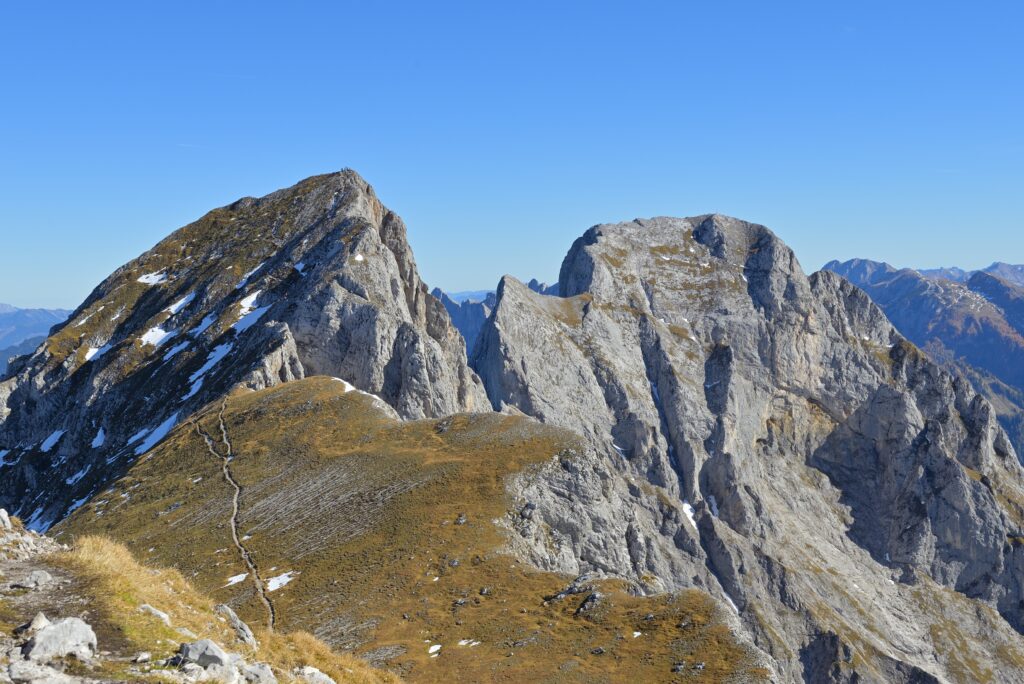 Beautiful,Sunny,Fall,Landscape,From,Summit,Of,Mountain,Kalbling,,Blue